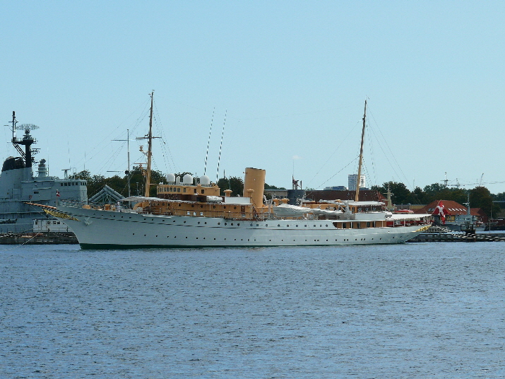 Königliche Yacht von Dänemark gesehen in OSLO / Royal yacht from Denmark seen in Oslo
