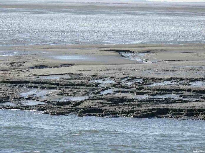 Wattenmeer / break-off edge of the mudflats at low tide